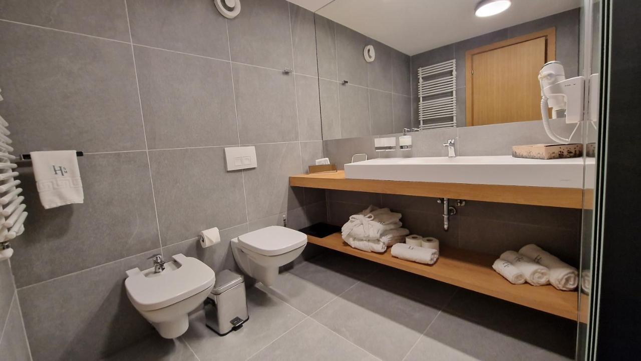 Hotel Sorin Mihai Cristian  Ngoại thất bức ảnh